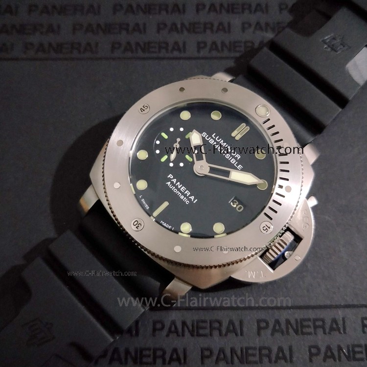 New Fake Panerai PAM 305 Submersible Black Dial Rubber Band Watc